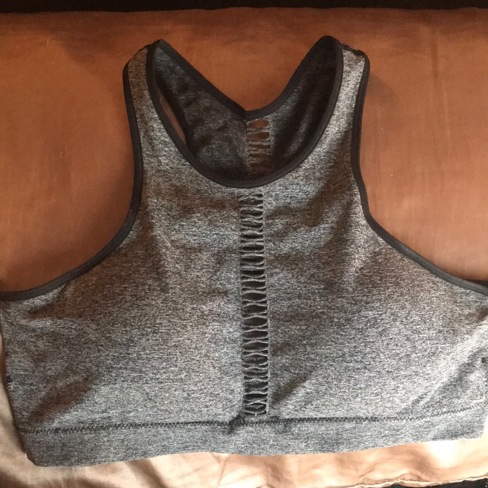 Sports bra